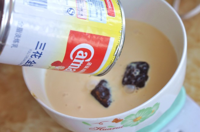 淡奶马拉糕的做法步骤：1
