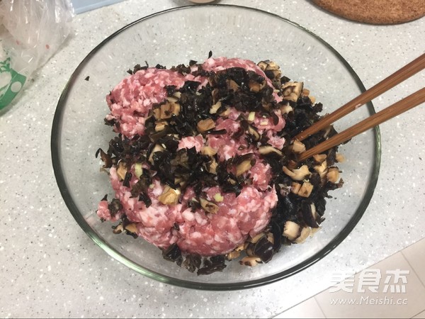 三鲜饺子的做法步骤:6