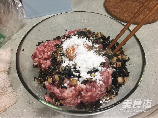 三鲜饺子的做法步骤:11