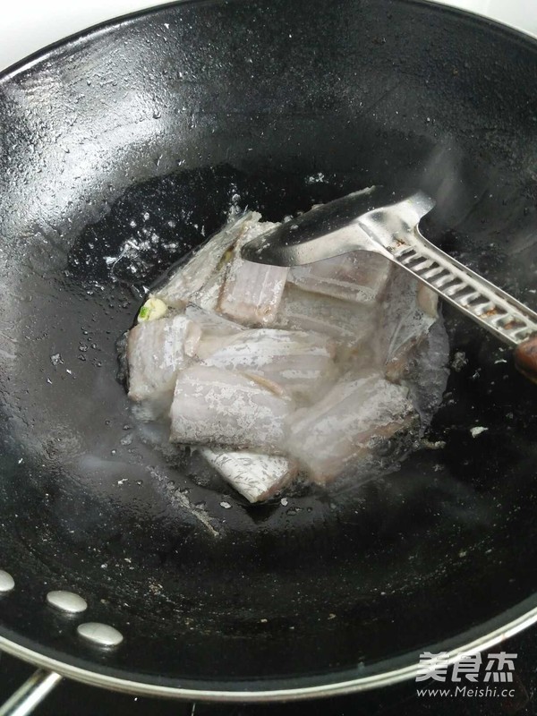 红烧带鱼的做法步骤:6