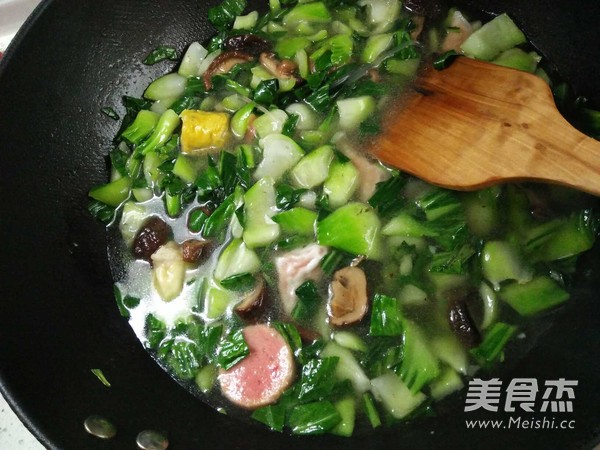 青菜肉圆烧馄饨的做法步骤：8