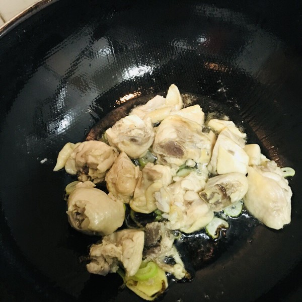 小鸡炖蘑菇土豆的做法步骤:5