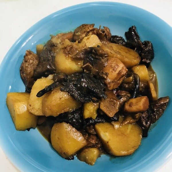 小鸡炖蘑菇土豆的做法步骤:9