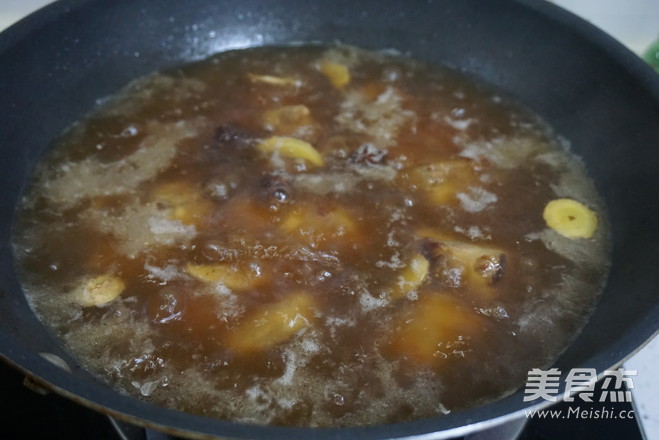 酸甜可口的话梅酿小排的做法步骤：8
