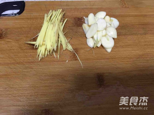 芹菜炒牛肉的做法步骤：11