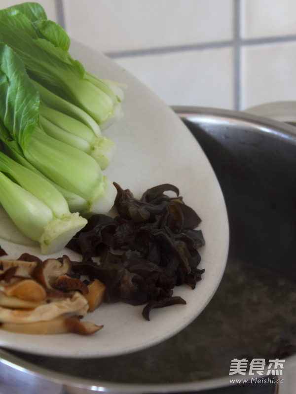 鸡汤菜肉大馄饨的做法步骤：11