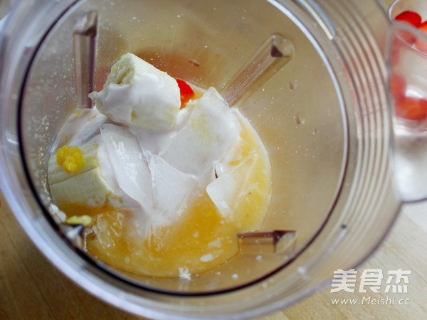 草莓思慕雪的做法步骤:6