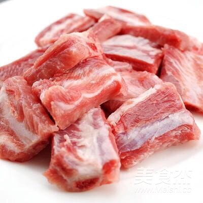 洋葱豆豉炒排骨的做法步骤：1