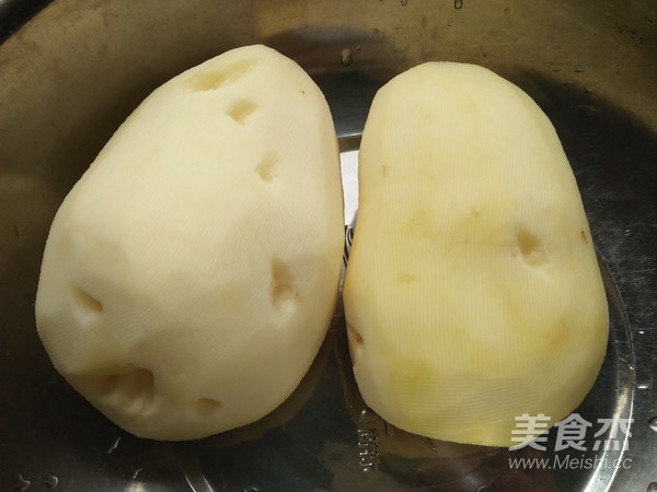 葱香洋芋煎饼的做法步骤：1