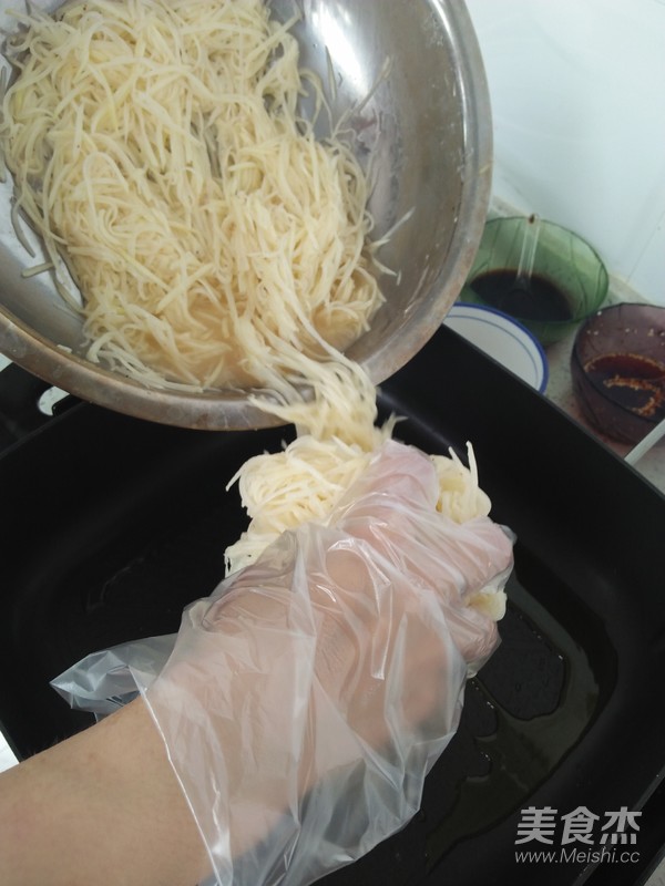 葱香洋芋煎饼的做法步骤:9