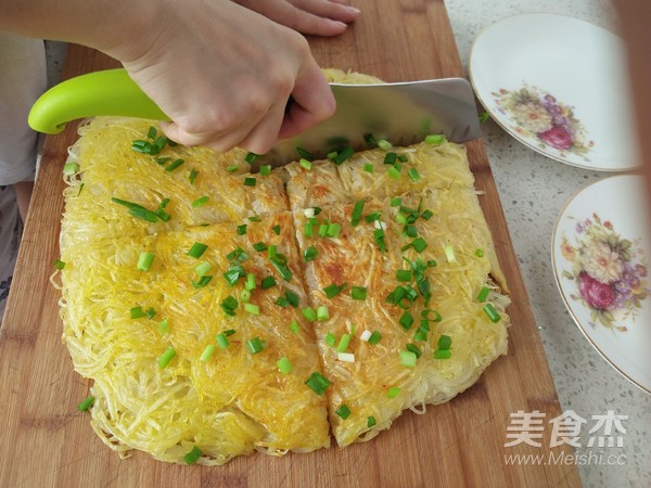 葱香洋芋煎饼的做法步骤:15