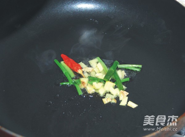 小炒木耳的做法步骤:3