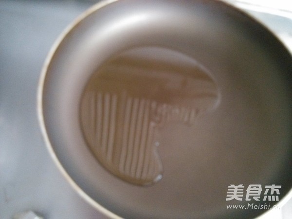 煎饼香椿的做法步骤:4