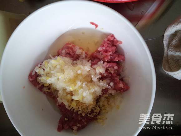 小白菜氽丸子的做法步骤:4