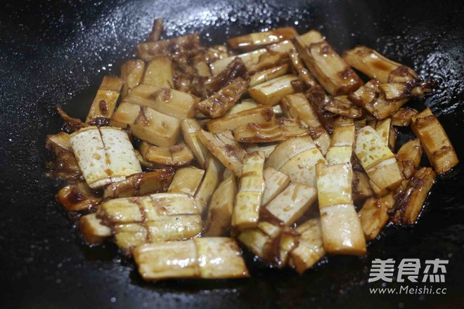 油焖春笋的做法步骤:4