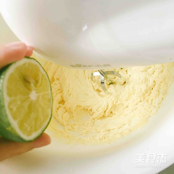 荔枝青柠果干磅蛋糕的做法步骤：4
