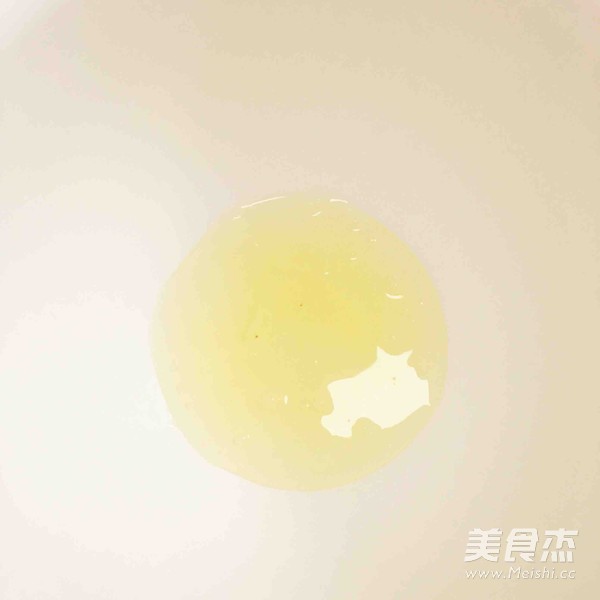 没有柠檬汁也可以做出来的蔓越梅天使蛋糕的做法步骤：1