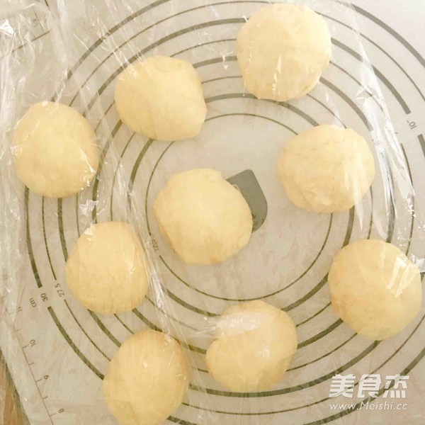 超级松软的牛奶小餐包的做法步骤：7