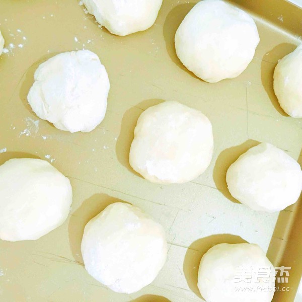 不输网红面包的芋泥小餐包的做法步骤:9