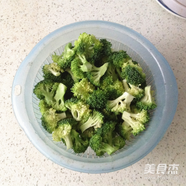 排毒养生健康凉拌菜的做法步骤：1