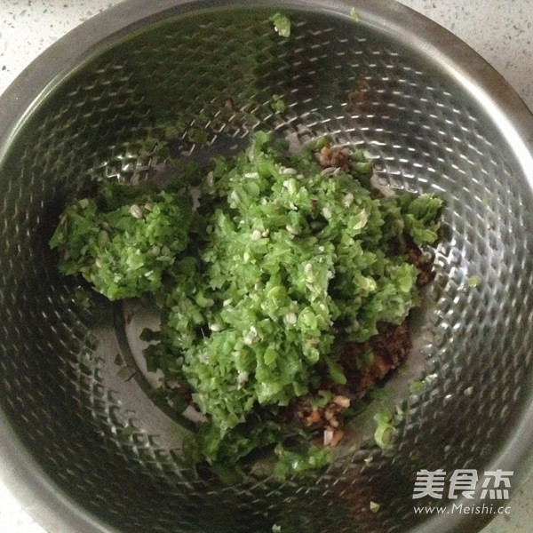 重温家乡菜肉大馄饨的做法步骤:2