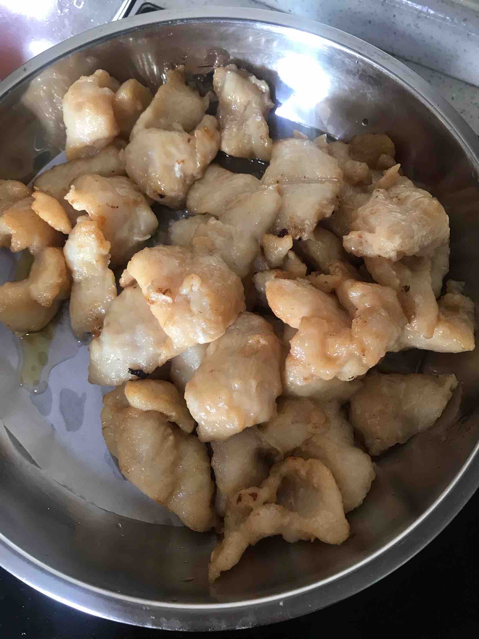 呷哺呷哺火锅底料之番茄砂锅巴沙鱼的做法步骤:4