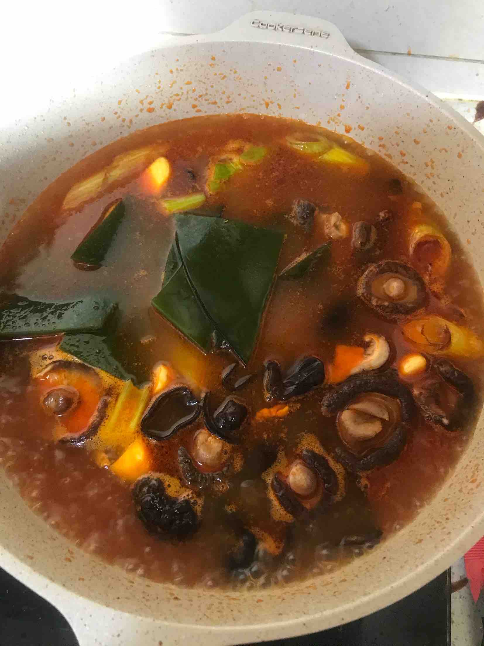 呷哺呷哺火锅底料之番茄砂锅巴沙鱼的做法步骤:7
