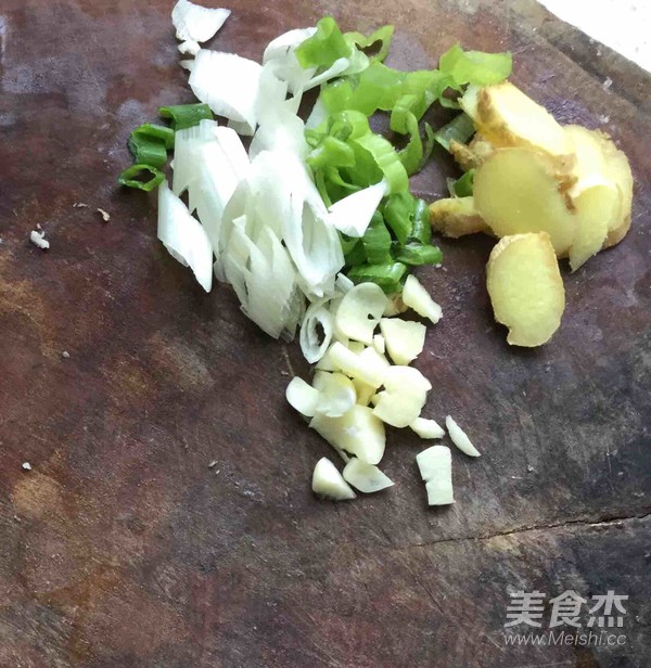 红烧肉的做法步骤：2