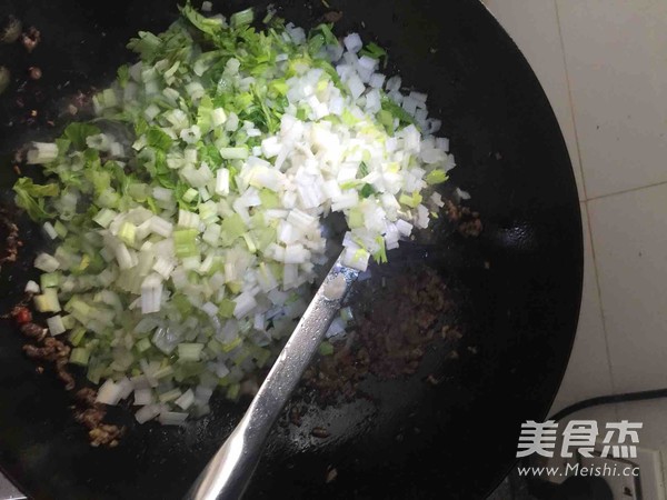 芹菜牛肉末的做法步骤：6