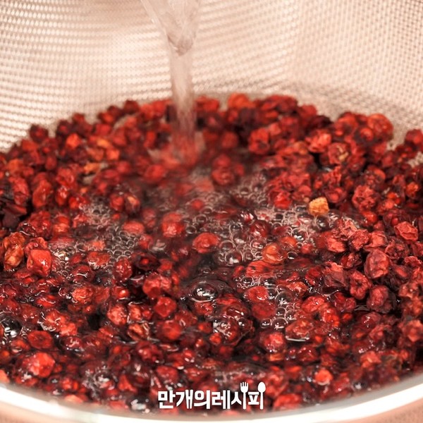五味子酒的做法步骤：1
