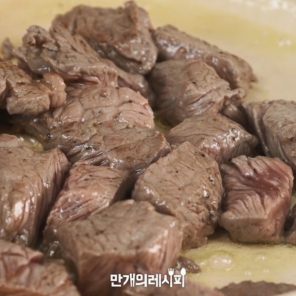 窗格面包牛排的做法步骤：3