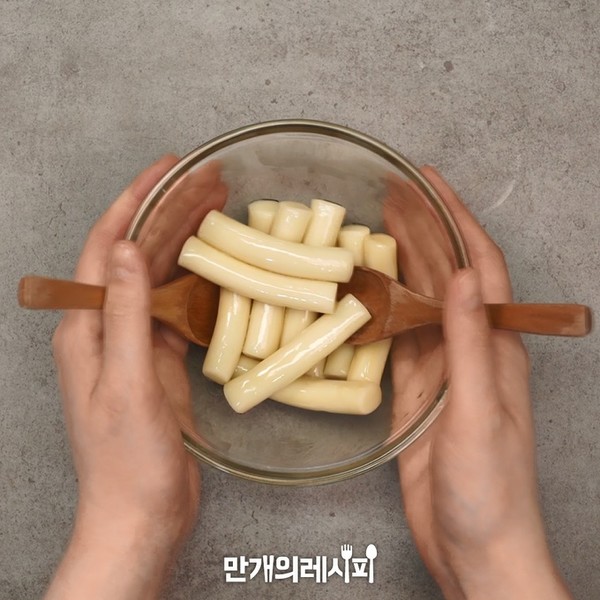 炒年糕牛肉卷的做法步骤：2