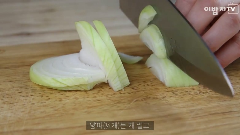 尖椒肉盖浇饭的做法步骤：1