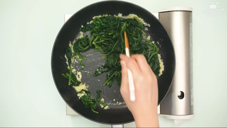 黄油菠菜的做法步骤：3