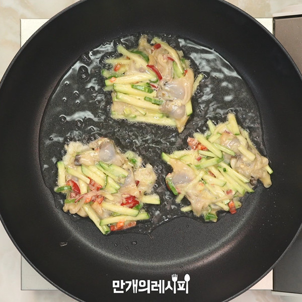 西葫芦蛤蜊煎饼的做法步骤：4