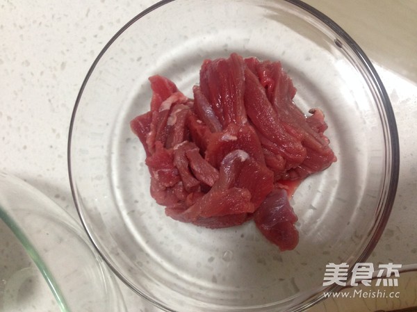 牛肉炒干豆腐的做法步骤：2