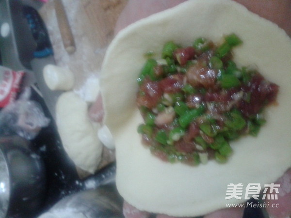 鲜肉豆角包子的做法步骤:8
