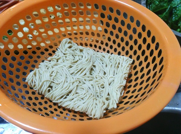 年夜饭不可少的~~红鲤面条的做法步骤:2