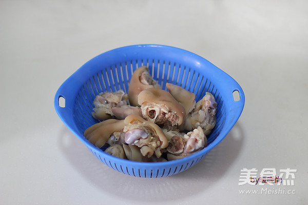 南乳花生烧猪蹄的做法步骤：4