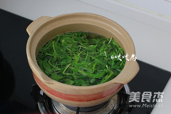 荠菜鲜肉馄饨的做法步骤:3