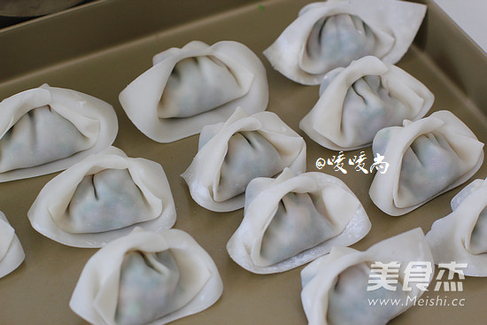 荠菜鲜肉馄饨的做法步骤:9