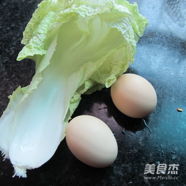 白菜炒蛋的做法步骤：1