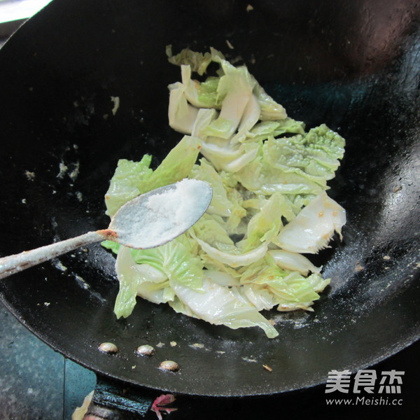 白菜炒蛋的做法步骤:7
