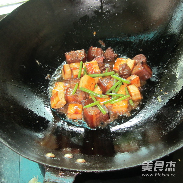 东坡肉烧豆腐的做法步骤：7