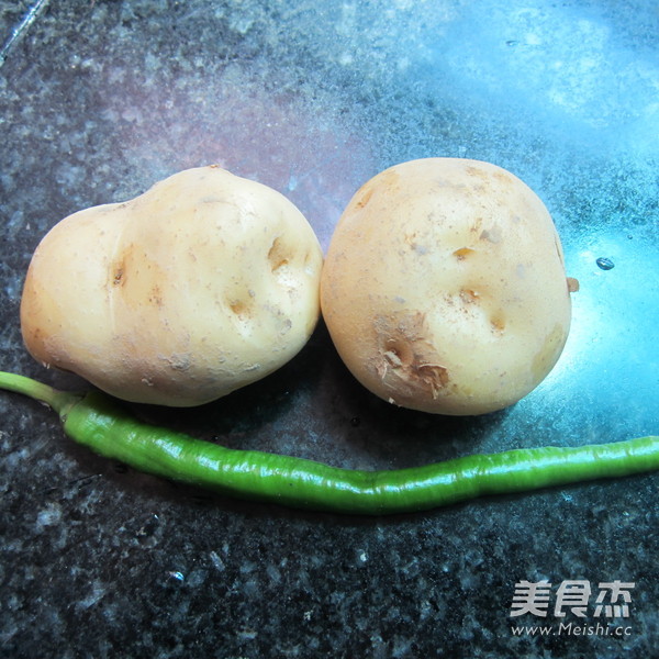凉拌土豆丝的做法步骤：1