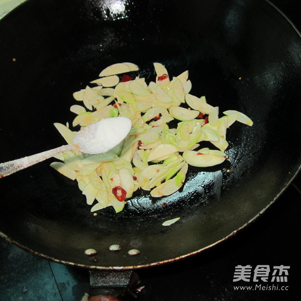 素炒茭白的做法步骤：4