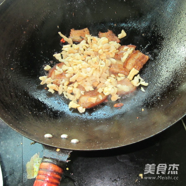 萝卜干炒东坡肉的做法步骤：5