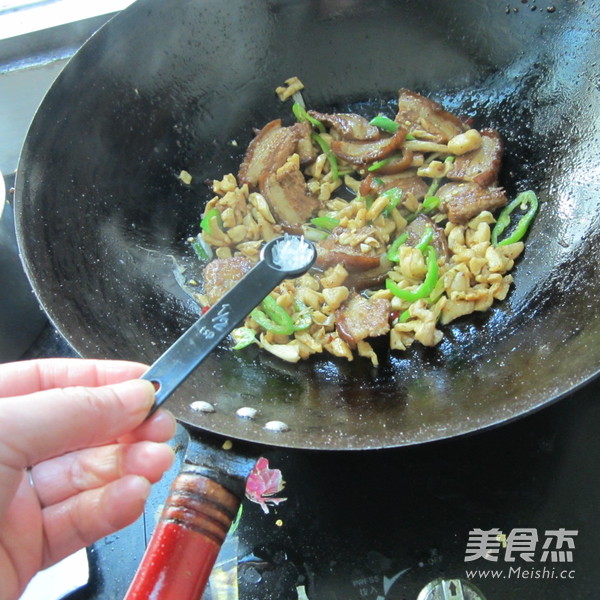 萝卜干炒东坡肉的做法步骤：9