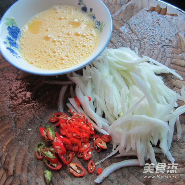 白菜丝煎蛋的做法步骤：3