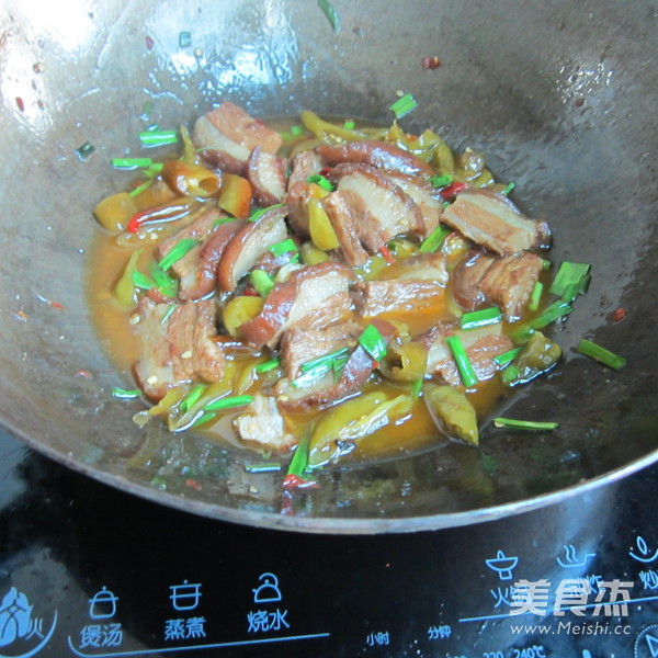 酸辣椒烧东坡肉的做法步骤:10